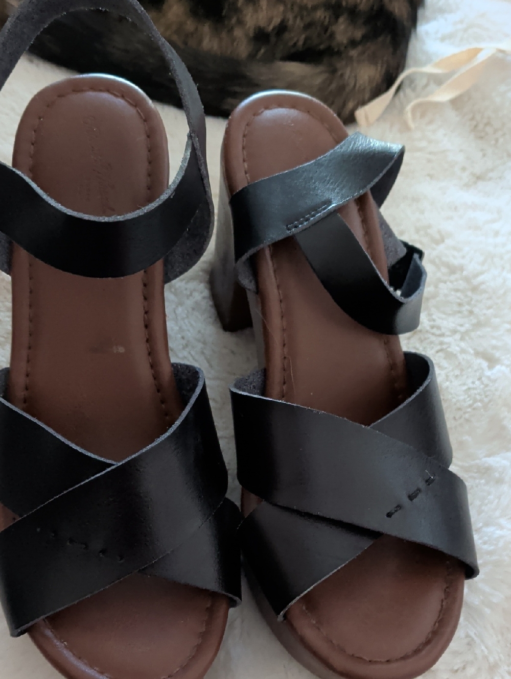 Universal Thread Black Leather Crisscross Block Heel Sandals